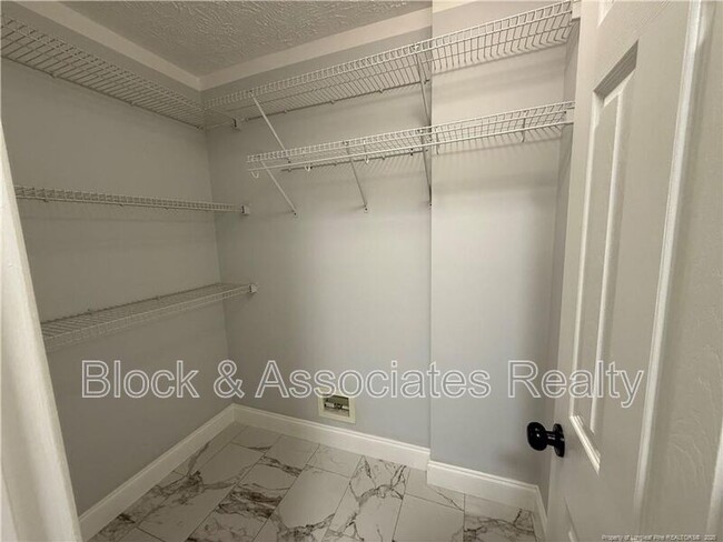 Building Photo - 392 Bubble Creek Ct