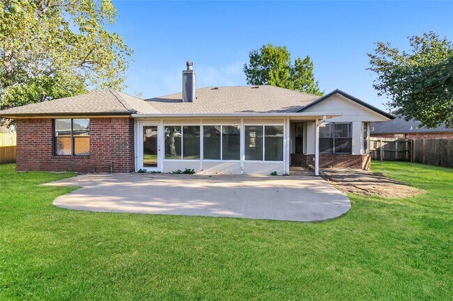 Building Photo - 3701 Harmony Dr