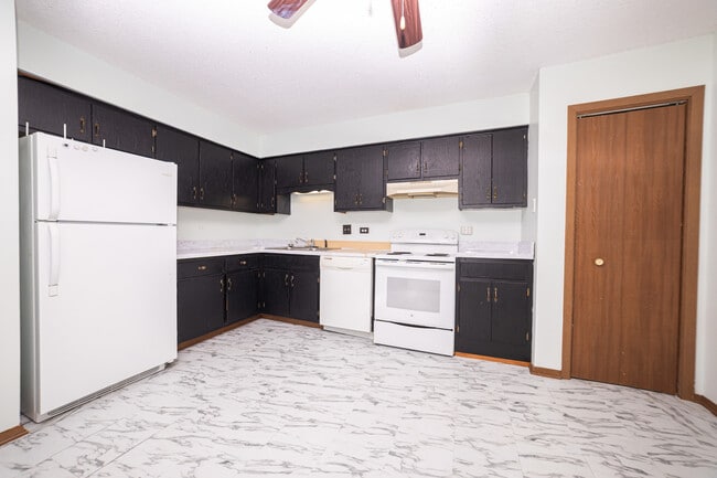 Building Photo - 218 Madison St