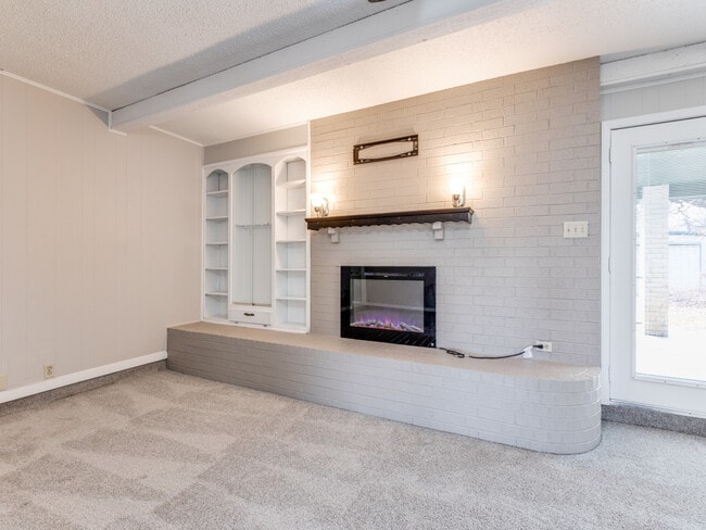 Building Photo - 7335 Reed Rd