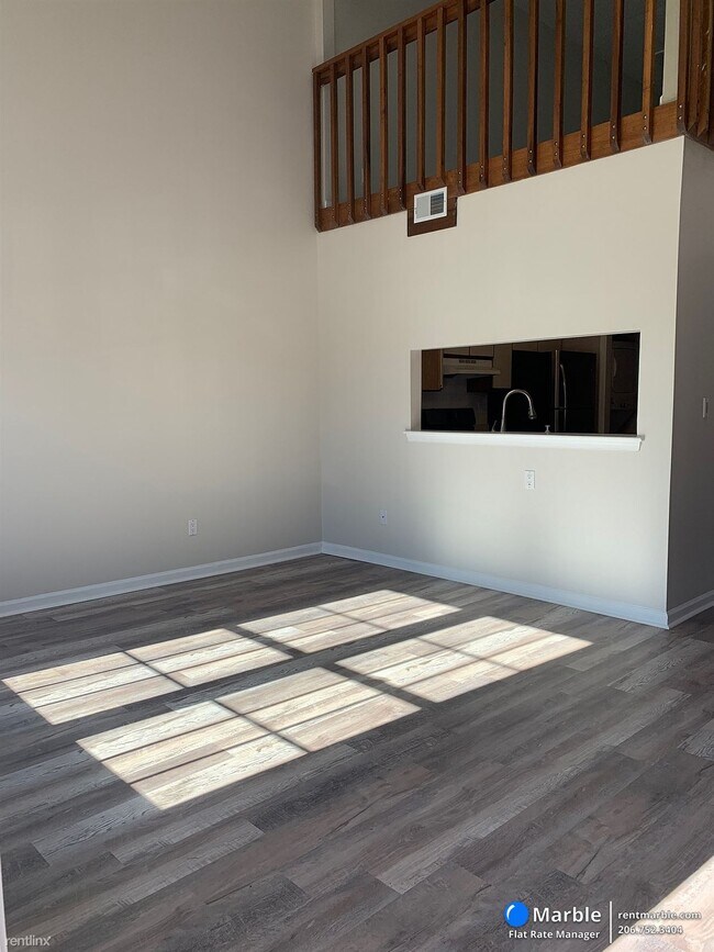 Building Photo - 3 br, 1 bath Townhome - 1426 Dighton Ct