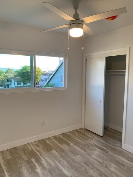 Building Photo - 2217 Marshallfield Ln