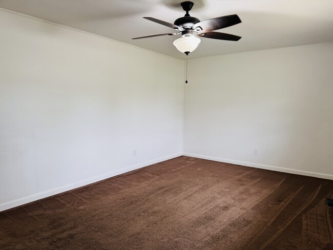 Building Photo - 168 Drum Cir