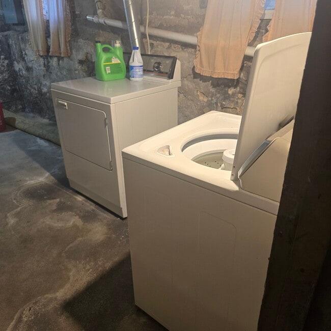 Building Photo - 814 Wayne Ave