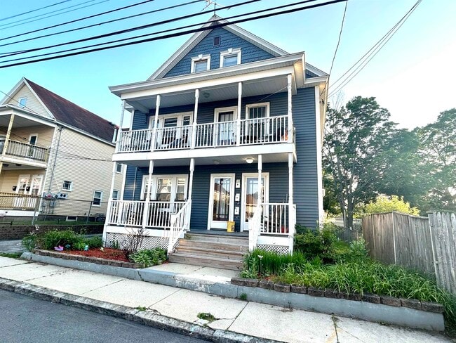 Primary Photo - 147 Chestnut St