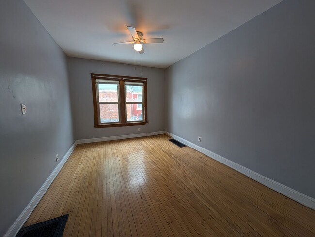 Building Photo - 5807-5807 Franklin Blvd