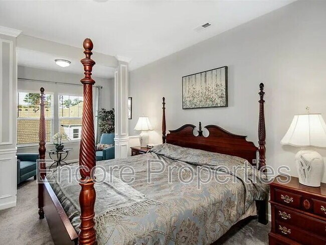 Building Photo - 551 Grand Central Sta