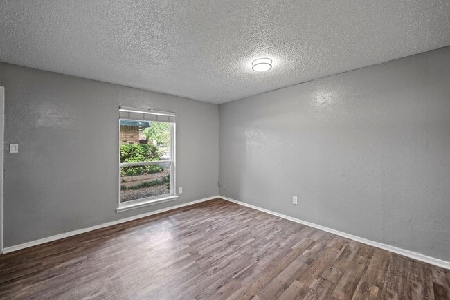 Building Photo - Diamond Villas