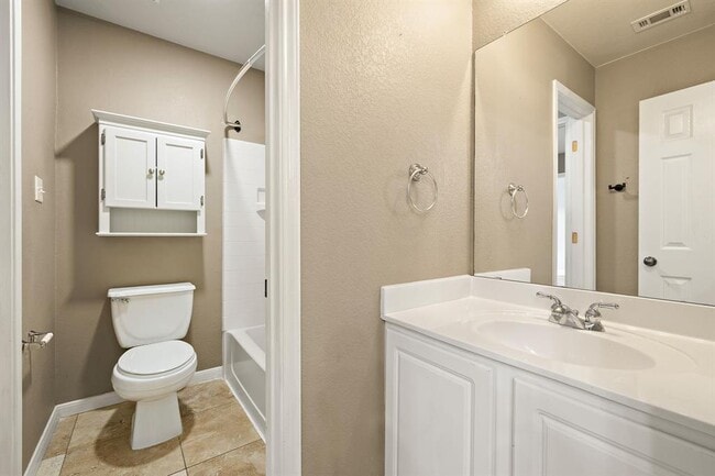 Building Photo - 502 Sherwood Ct