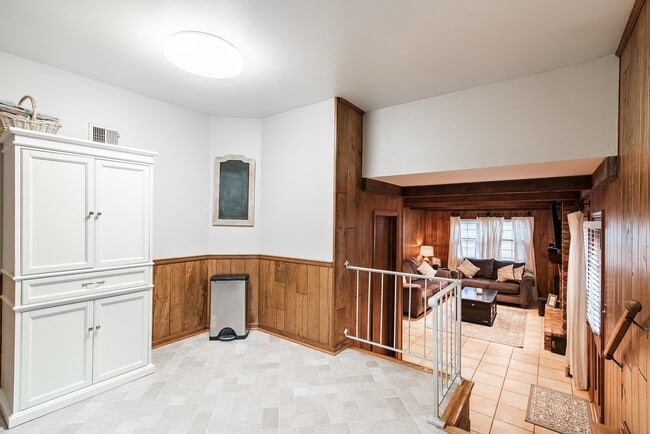 Building Photo - 3 Bed 2.5 Bath in Overland Park Nall Hills