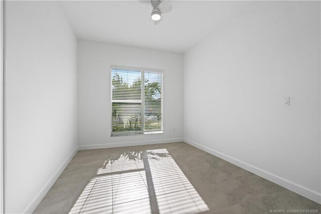 Building Photo - 9731 SW Indra Wy