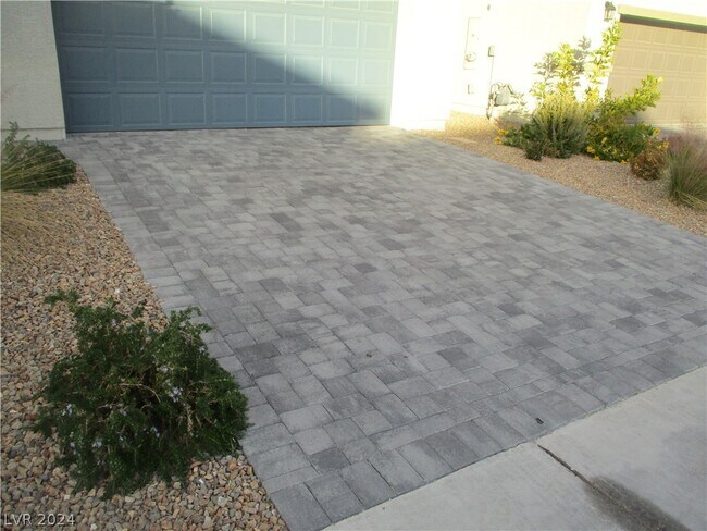 Building Photo - 7448 Red Plumeria Ave