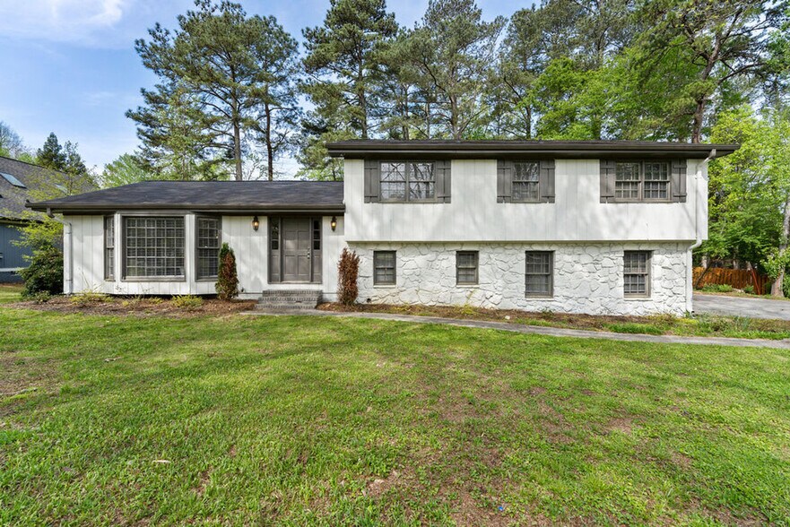 Building Photo - 673 Fairfield Drive