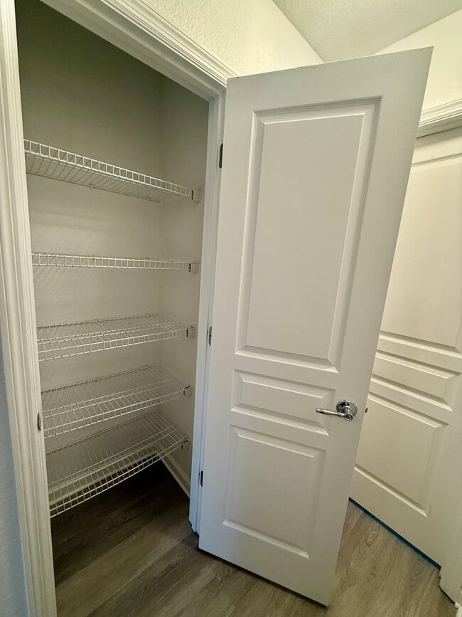 Building Photo - Lake Sawyer - Luxury 3/2.5 Condo