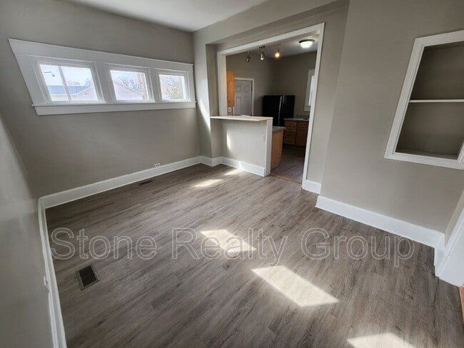 Building Photo - 1609 College Ave