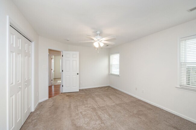 Building Photo - Beautiful Ranch in Pine Meadows | Water View