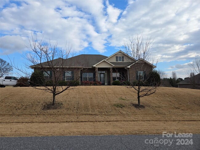 Primary Photo - 119 Nesting Quail Ln