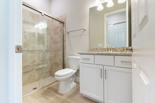 Building Photo - Stunning Country Club East Unfurnished Res...