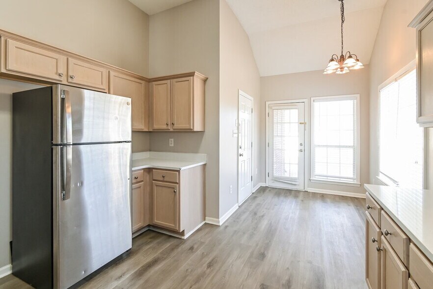 Building Photo - 8730 Eagle View Dr