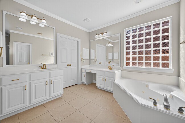 Building Photo - 12431 Rosa Ridge Ln