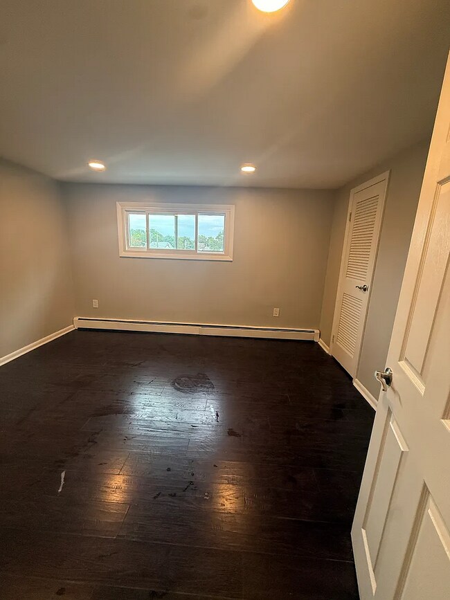 Building Photo - 1346 10th Ave