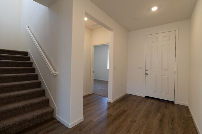 Building Photo - Stunning new home for rent in Manteca!