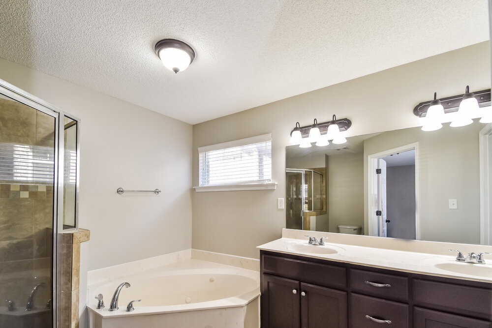 Building Photo - 7868 Ridgedale Dr
