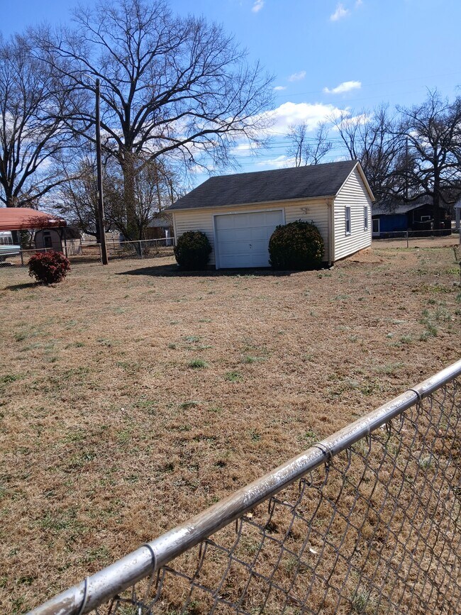 Building Photo - 339 Terry Ave