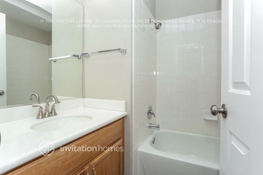 Building Photo - 8613 Copper Mountain Ave