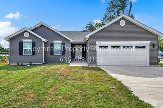 Building Photo - 926 Townhouse Ln