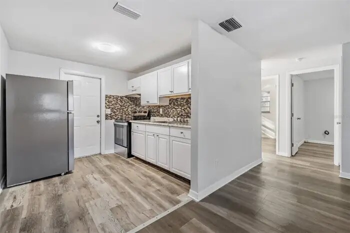 Building Photo - 1707 E Idell St