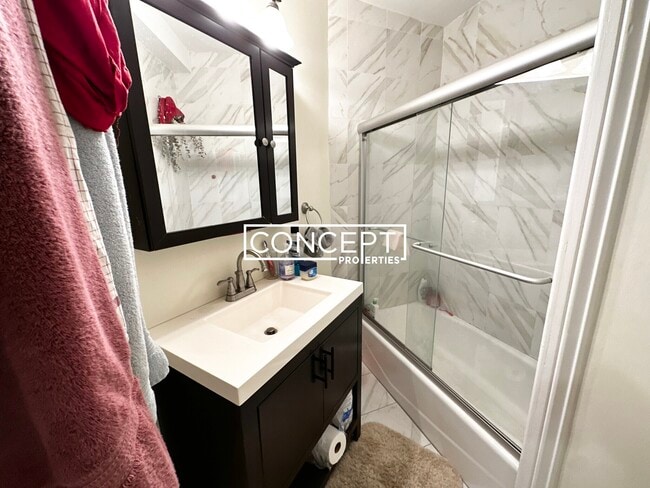 Building Photo - 84 Fenway