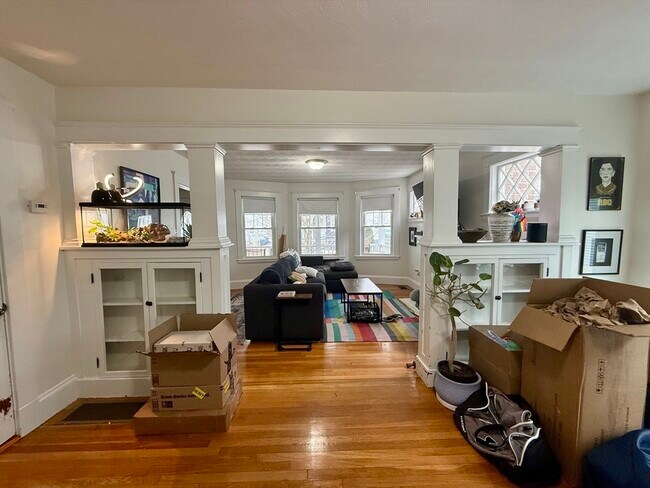 Building Photo - 253 Brown St