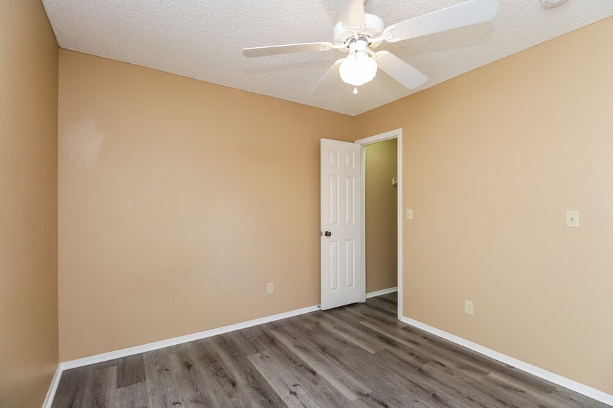 Building Photo - 23837 N 41st Ave