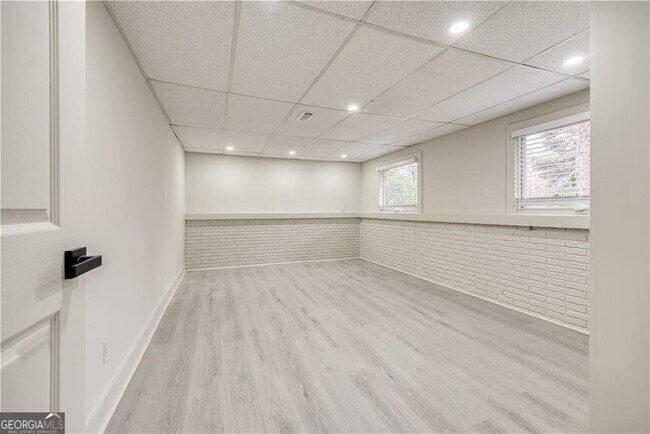 Building Photo - 3254 Newcastle Way