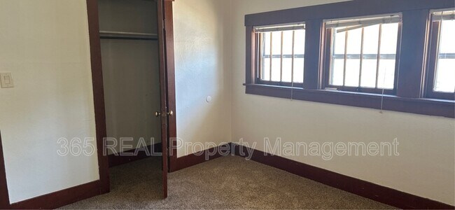 Building Photo - 2118 8th Ave