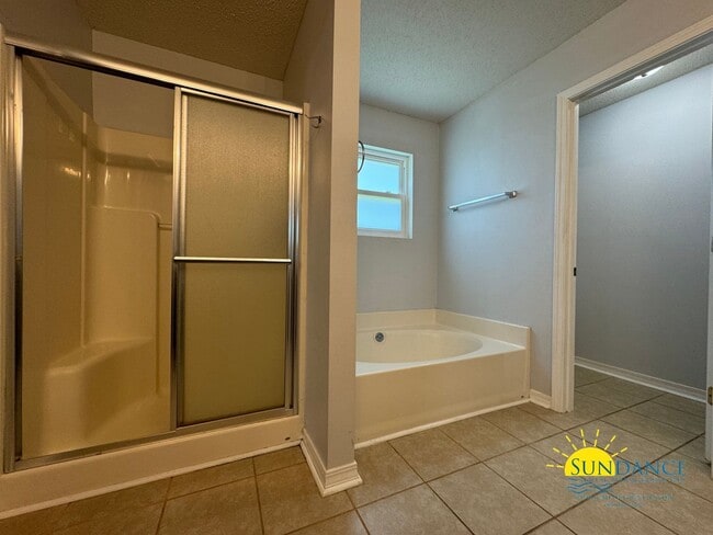 Building Photo - Solar Energy in desirable Hidden Shores of Gulf Breeze Neighborhood!