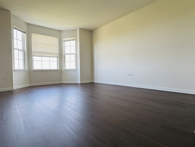 Building Photo - 4463 Monroe Ct