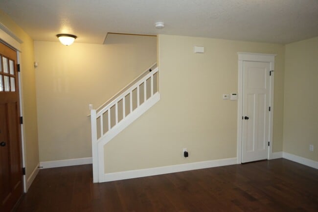 Building Photo - NE Piedmont 3-bedroom Beauty!