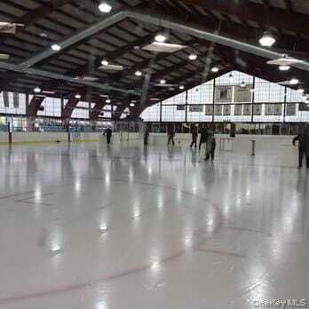 Building Photo - 12 Bond St