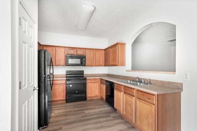 Building Photo - Stunning 3BR/2.5BA Updated Townhome in Pri...