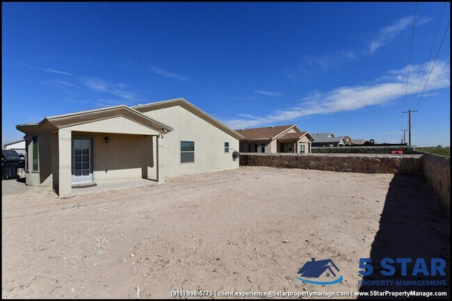 Building Photo - 13744 Flora Vista Ave