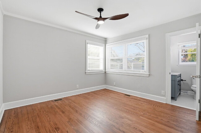 Building Photo - 32 Moore Dr