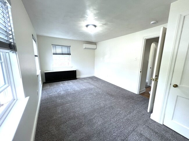 Building Photo - 320 Atkins Ave