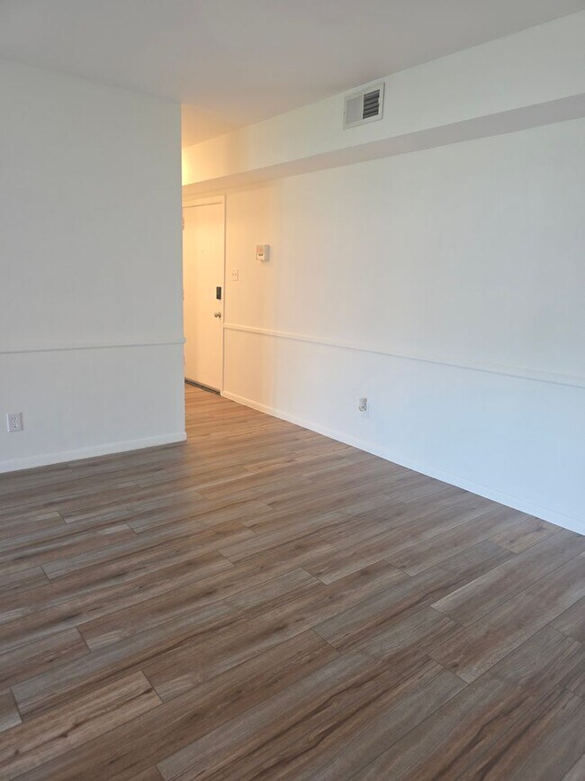 Building Photo - CONDO IN PIKE CREEK