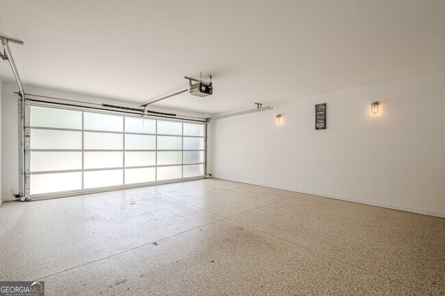 Building Photo - 2269 Briarwood Hills Dr NE