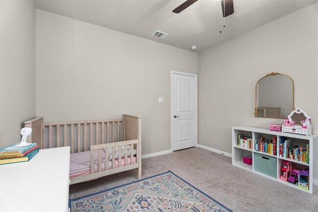Building Photo - 2221 Hay Field Ct