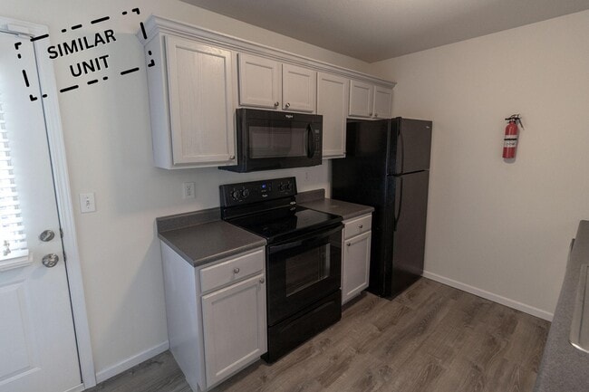 Building Photo - 3306 E St Charles Rd