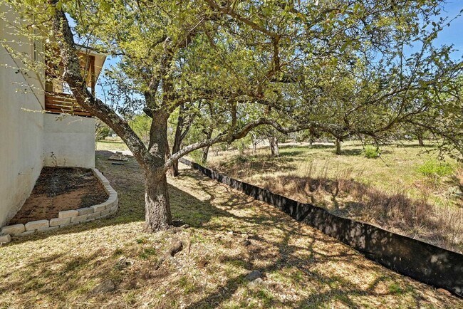 Building Photo - 104 Desert Rose S