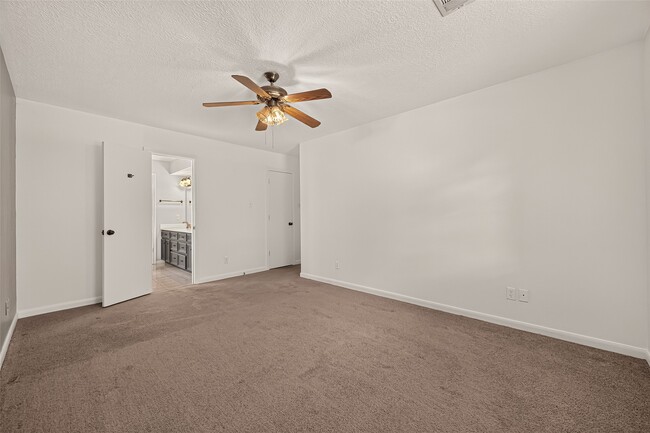 Building Photo - 12619 Chriswood Dr